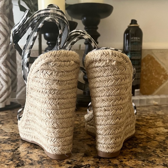 Just Fab black and white checkered wedge with woven heel - Picture 3 of 4